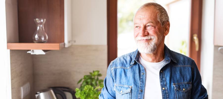Infographic on anxiety treatment at Helyx Health, covering how persistent worry and avoidance are addressed and what a course of treatment may involve.