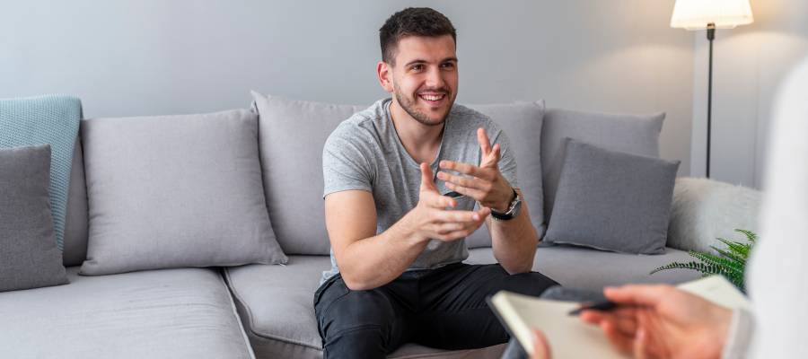 Infographic on mental health care for men at Helyx Health, covering the concerns men commonly seek support for and the psychotherapy, psychiatric and sleep options available.